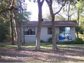 276 Swan Lake Dr., Melrose, FL 32666