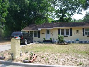 301 SE 49 Dr., Gainesville, FL 32641
