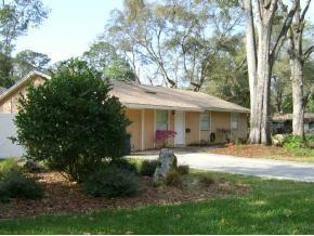 927 NW 11th Ave., Gainesville, FL 32601