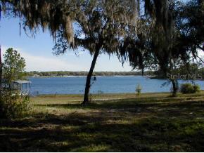 124 E Sunnyside Beach Rd., Hawthorne, FL 32640