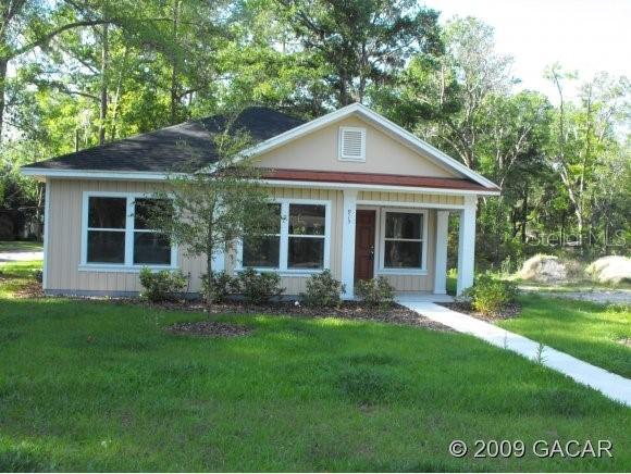 915 NW 18th Ave., Gainesville, FL 32601