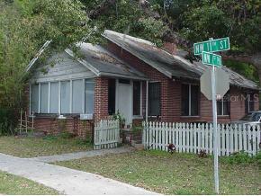 113 NW 11th St., Gainesville, FL 32601