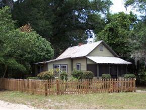 101 Cypress St., Melrose, FL 32666