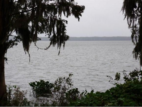 6900 Lakeshore Dr., Gainesville, FL 32641