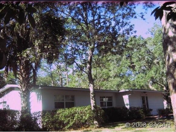 2102 NE 9th Street St., Gainesville, FL 32609