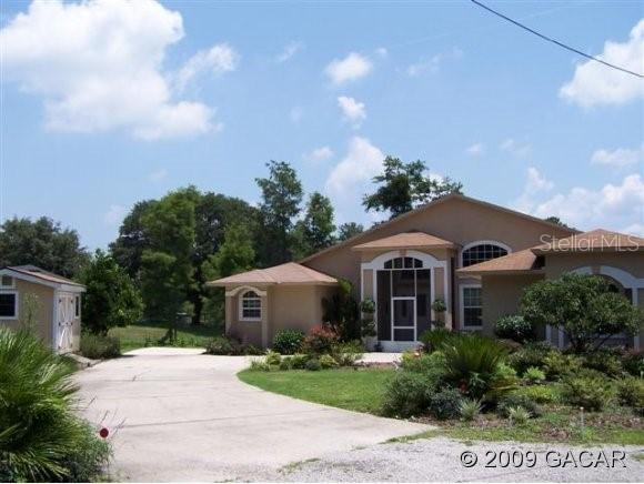 677 SE 1st St., Melrose, FL 32666