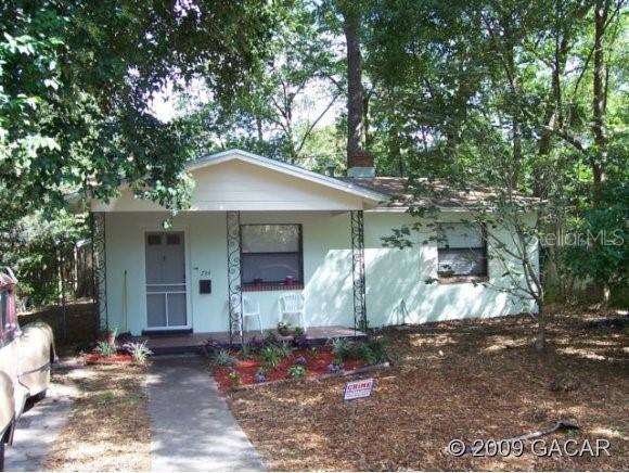 734 NE 10th Pl., Gainesville, FL 32601