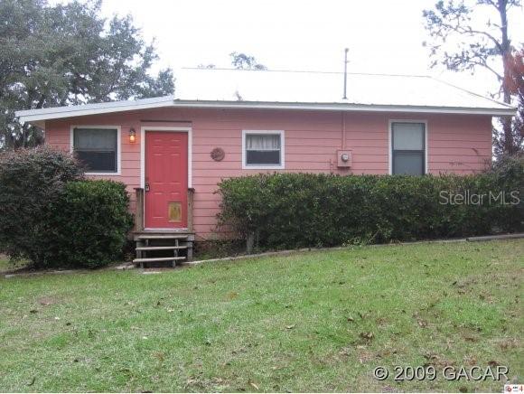 8421 Lilly Lake Rd., Melrose, FL 32666