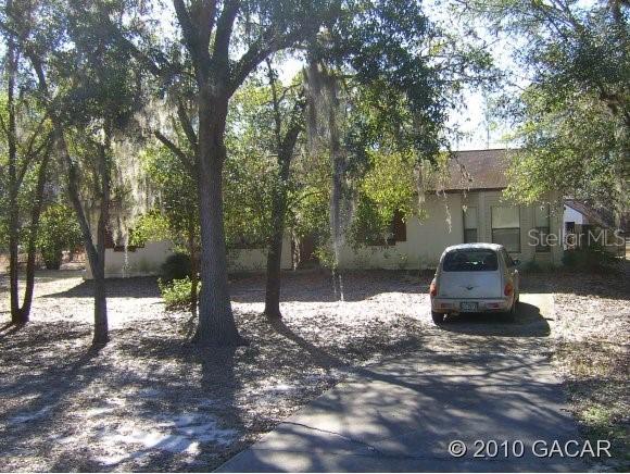 184 Swan Lake Dr., Melrose, FL 32666