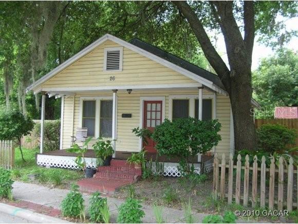 26 SE 9th St., Gainesville, FL 32601