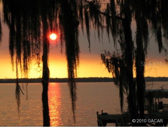 1298 SE 5th Ave., Melrose, FL 32666