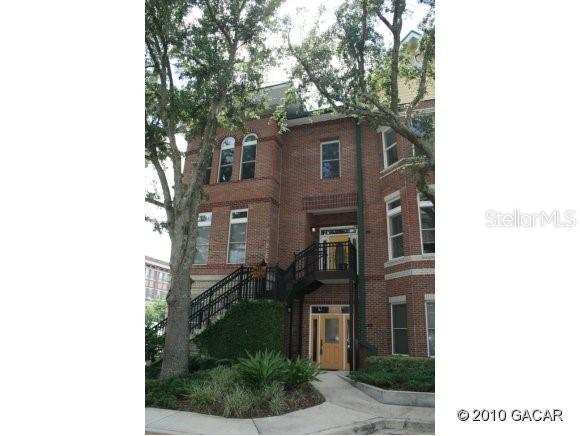 104 NE 4th St., Gainesville, FL 32601