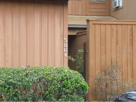 5864 SW 8th Pl., Gainesville, FL 32607