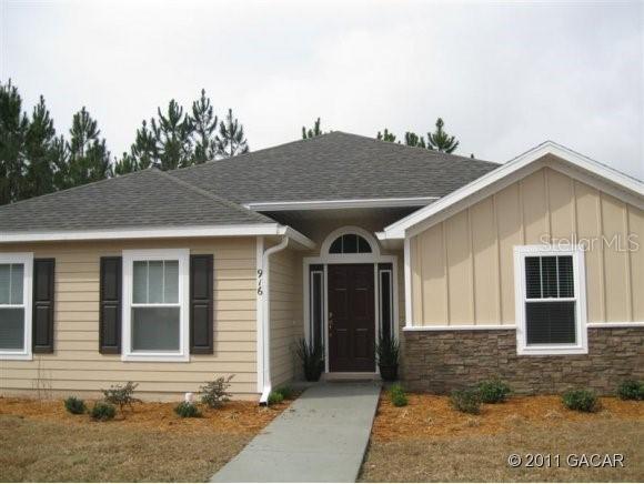 916 NW 255 Way, Newberry, FL 32669