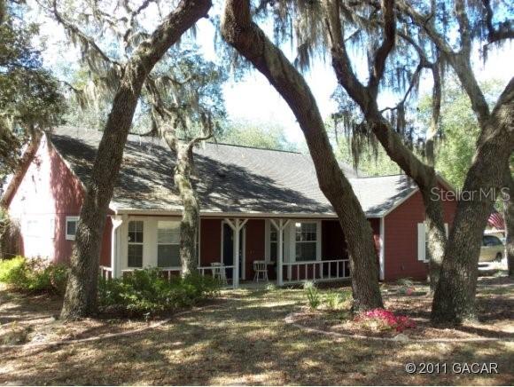 121 Ashley Lake Dr., Melrose, FL 32666