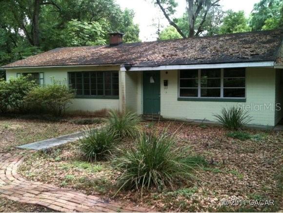 915 NW 13th Ave., Gainesville, FL 32601