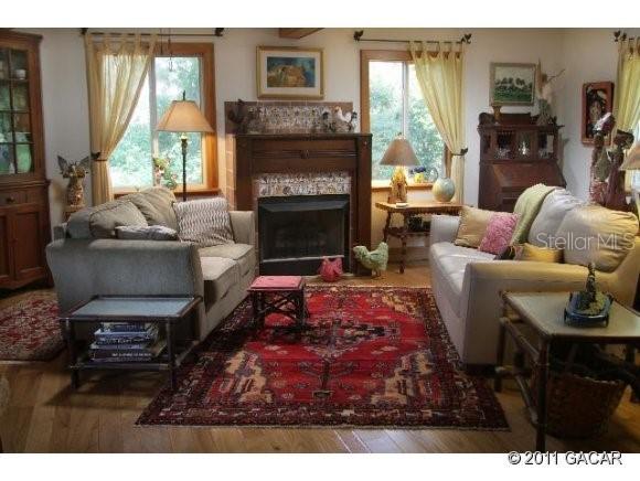 107 Floradandy Rd., Hawthorne, FL 32640