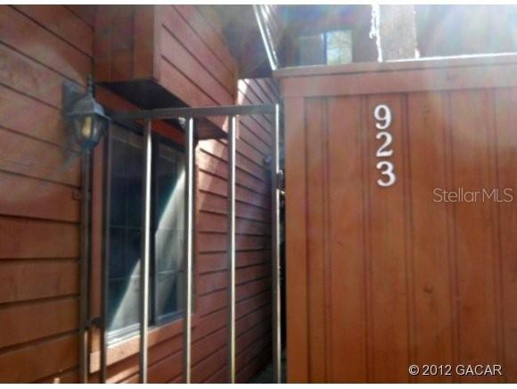 923 SW 55th Ter., Gainesville, FL 32607