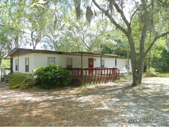 266 Blue Lake Dr., Hawthorne, FL 32640