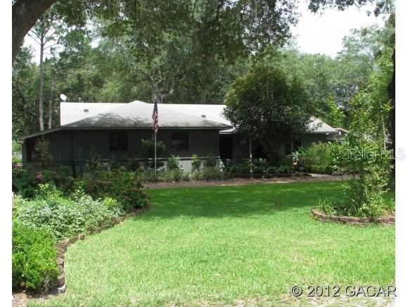 657 SE 2nd Ave., Melrose, FL 32666