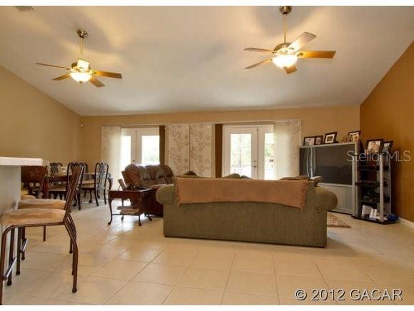 2927 NW 244 Street St., Newberry, FL 32669