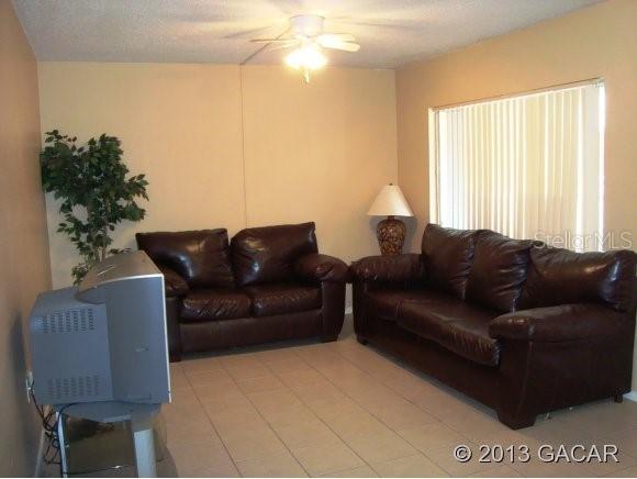 914 SW 8th Ave. #18, Gainesville, FL 32601