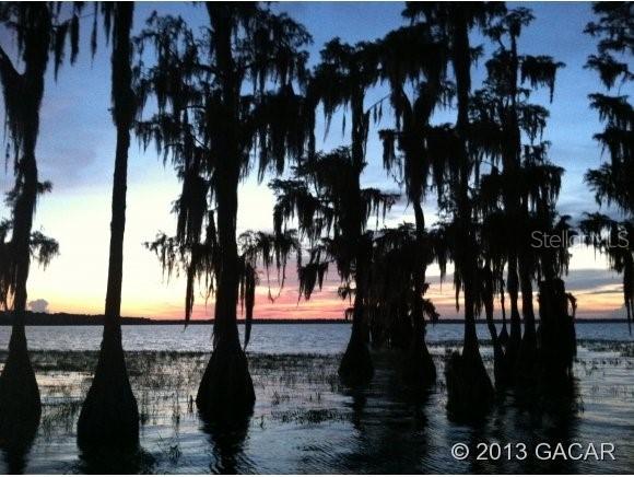 222 SE 5th Ave., Melrose, FL 32666