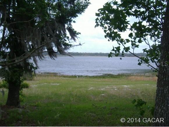130 Hall Rd., Melrose, FL 32666