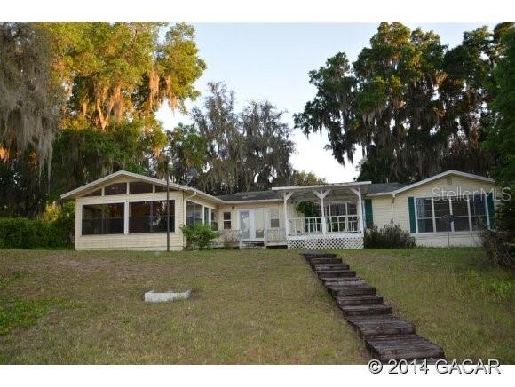 471 SE 3rd St., Melrose, FL 32666