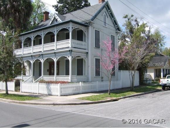 320 NW 1st St., Gainesville, FL 32601