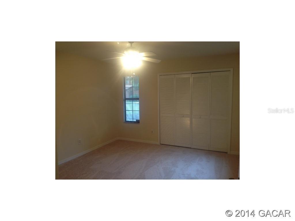 5852 SW 8th Place Pl., Gainesville, FL 32607