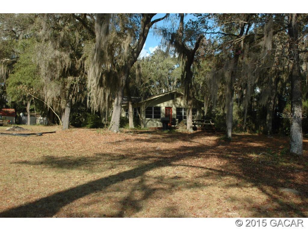313 Blaker St., Melrose, FL 32666