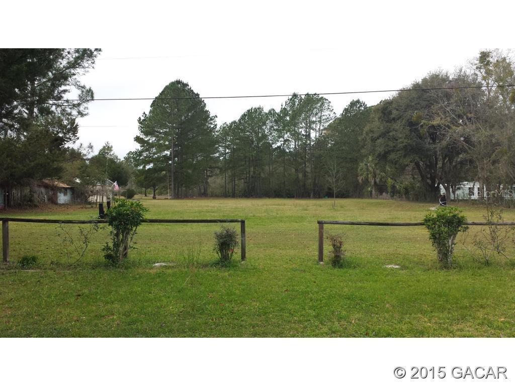 108 Osteen Rd., Interlachen, FL 32148