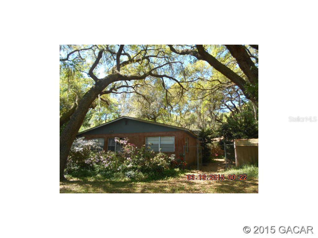 162 Swan Lake Dr., Melrose, FL 32666