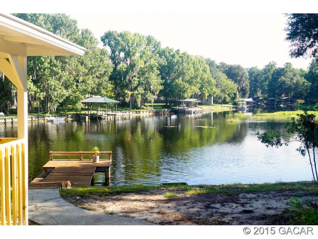471 SE 3rd St., Melrose, FL 32666