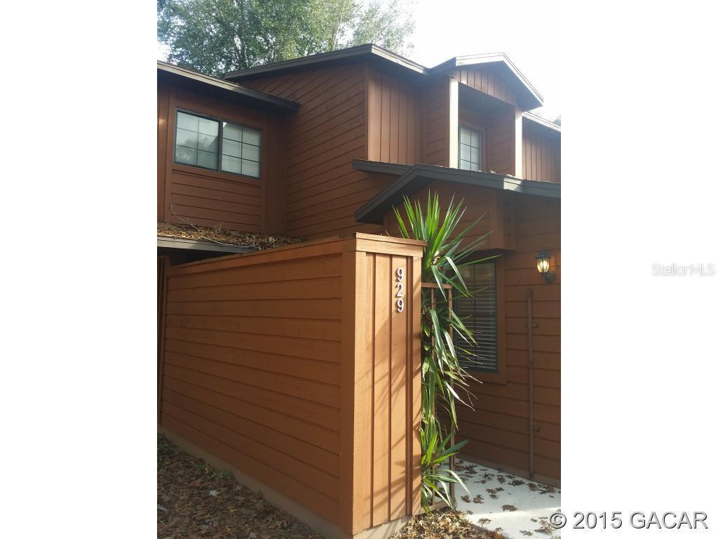 929 SW 56th Ter., Gainesville, FL 32607