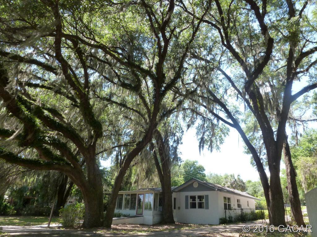 132 Serenity Dr., Melrose, FL 32666