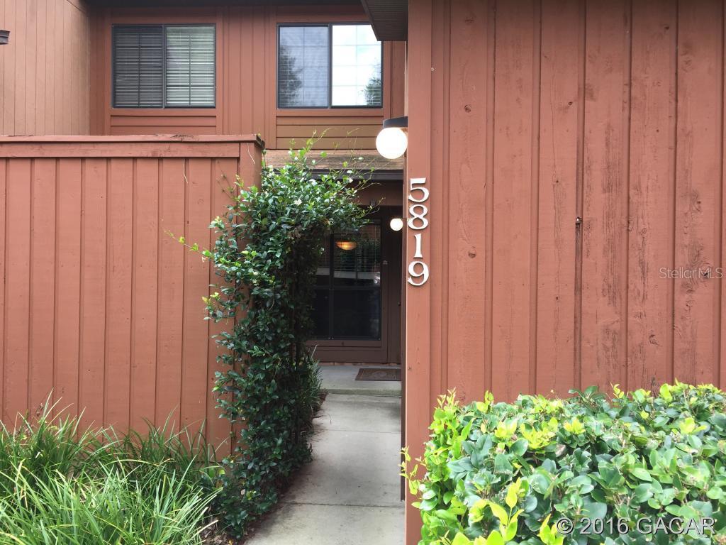 5819 SW 9th Place Pl., Gainesville, FL 32607