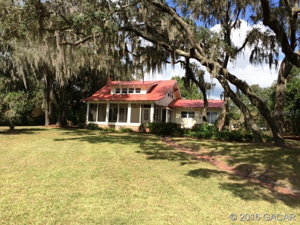 561 SE Lakeview Dr., Keystone Heights, FL 32656