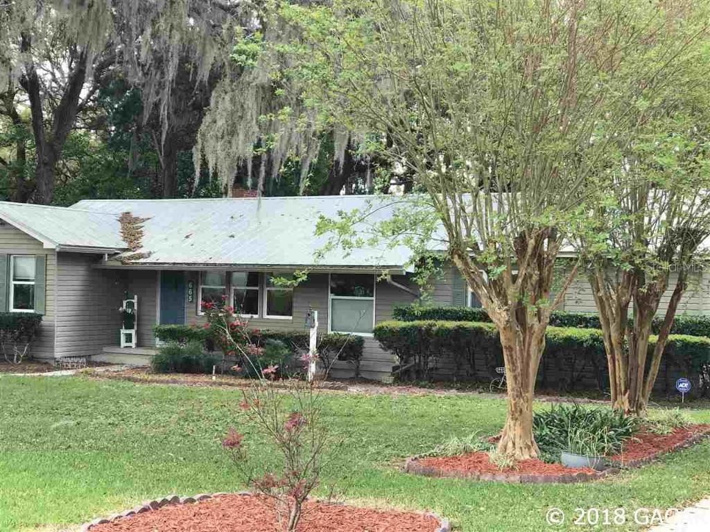 665 SE Lakeview Dr., Keystone Heights, FL 32656