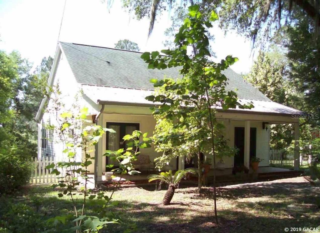 289 Ashley Lake Dr., Melrose, FL 32666