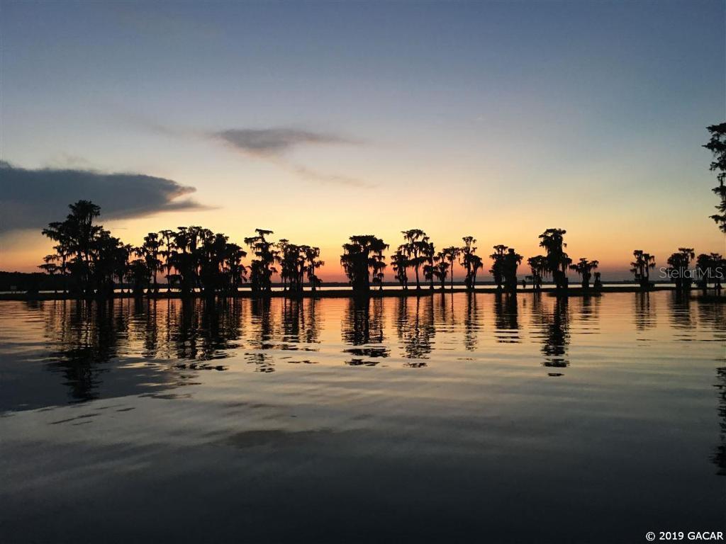 734 Seminole Ridge Rd., Melrose, FL 32666