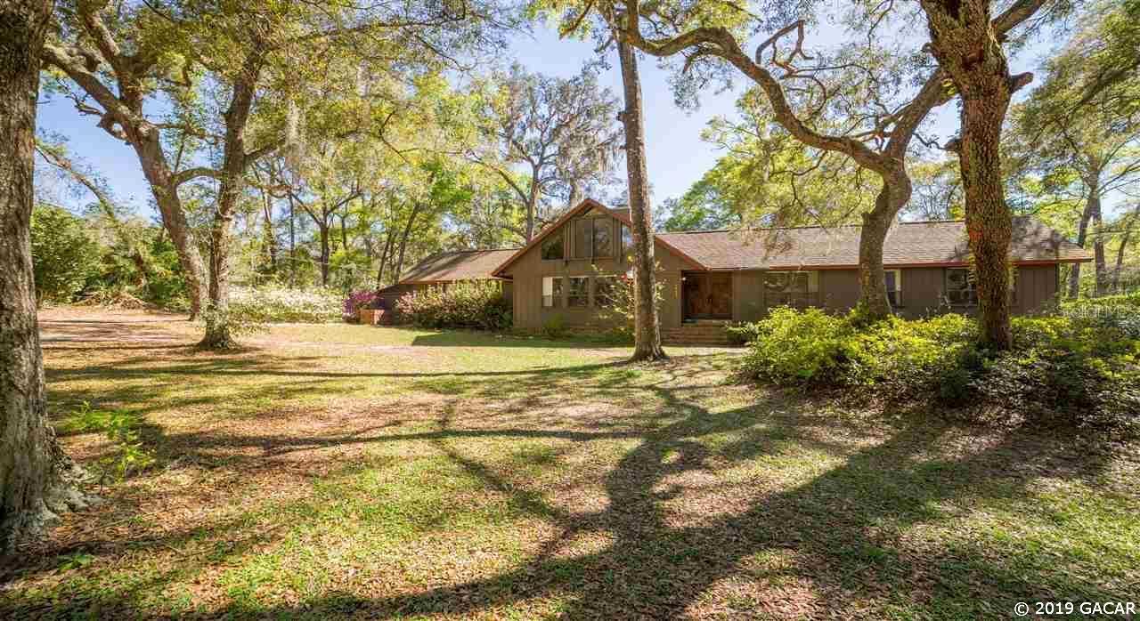 8491 Nittany Dr., Melrose, FL 32666