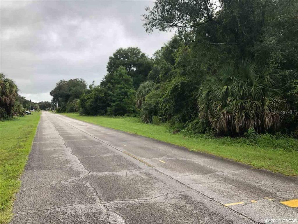 699 S Johnson St., Hawthorne, FL 32640