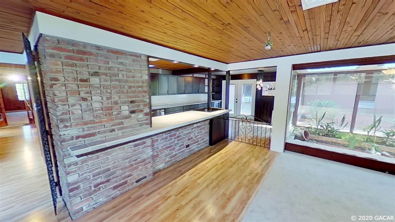 31 SW 43rd Ter., Gainesville, FL 32607