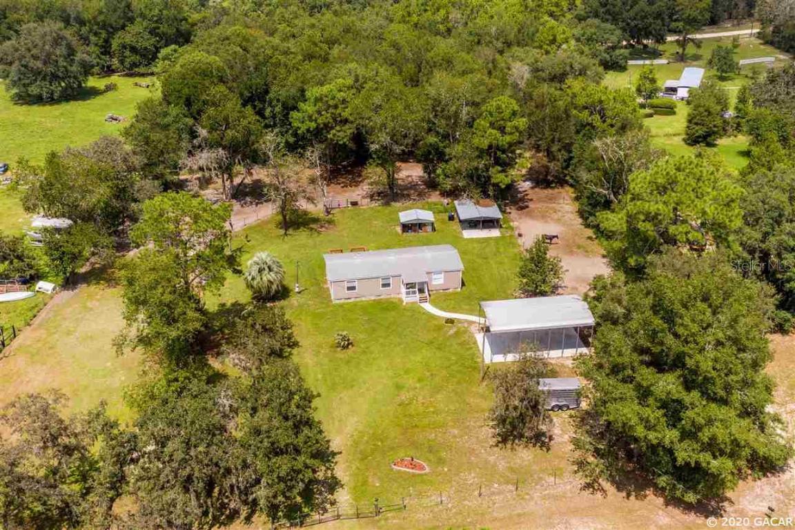 342 Country Living Cir., Melrose, FL 32666