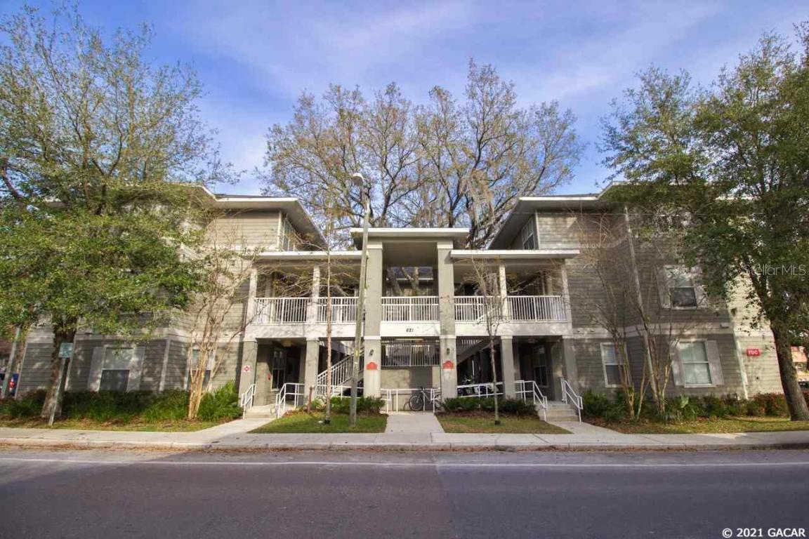 621 SW 10th St. #205, Gainesville, FL 32601