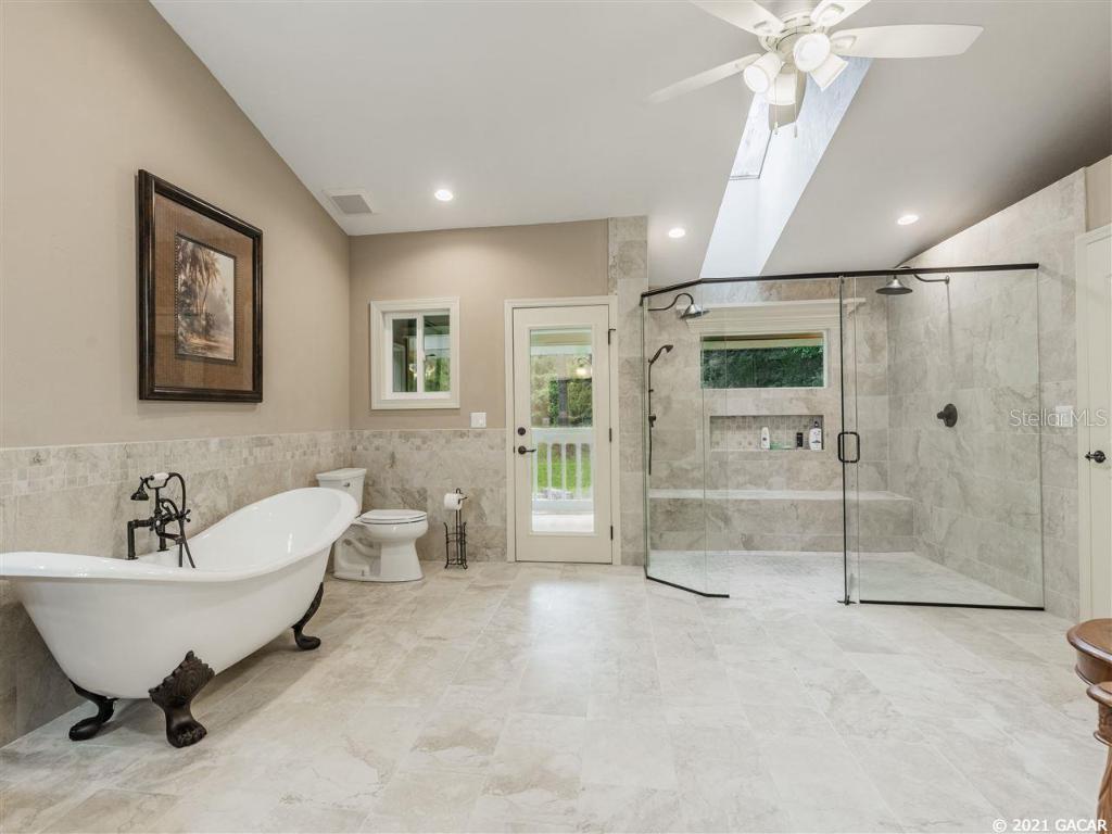 10107 NW 24th Pl., Gainesville, FL 32606