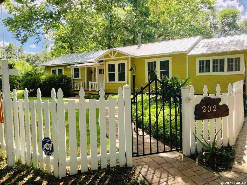 202 NW 5 St., Micanopy, FL 32667