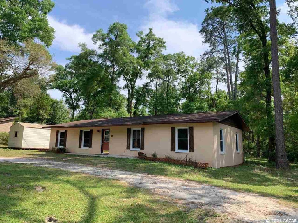 23 Peace Drive Dr., Bronson, FL 32621